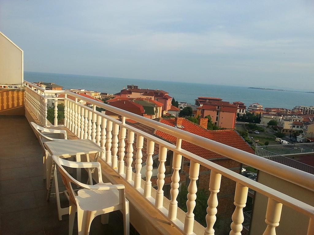 Guest House Rona - Free Parking And Sea View Sveti Vlas Buitenkant foto